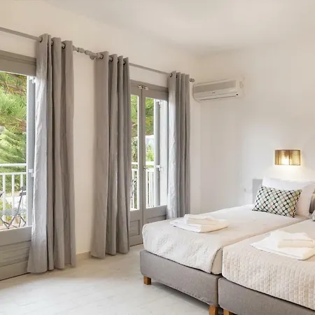 Palm Beach Hotel